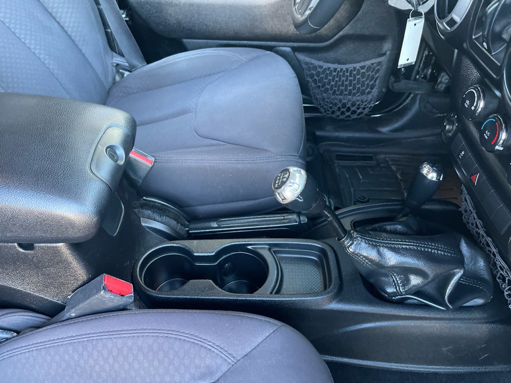 2013 Jeep Wrangler Unlimited Image 13