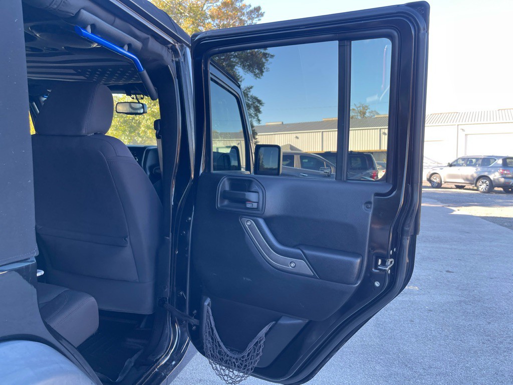 2013 Jeep Wrangler Unlimited Image 16