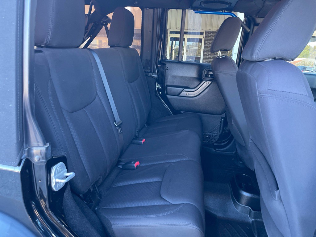 2013 Jeep Wrangler Unlimited Image 17