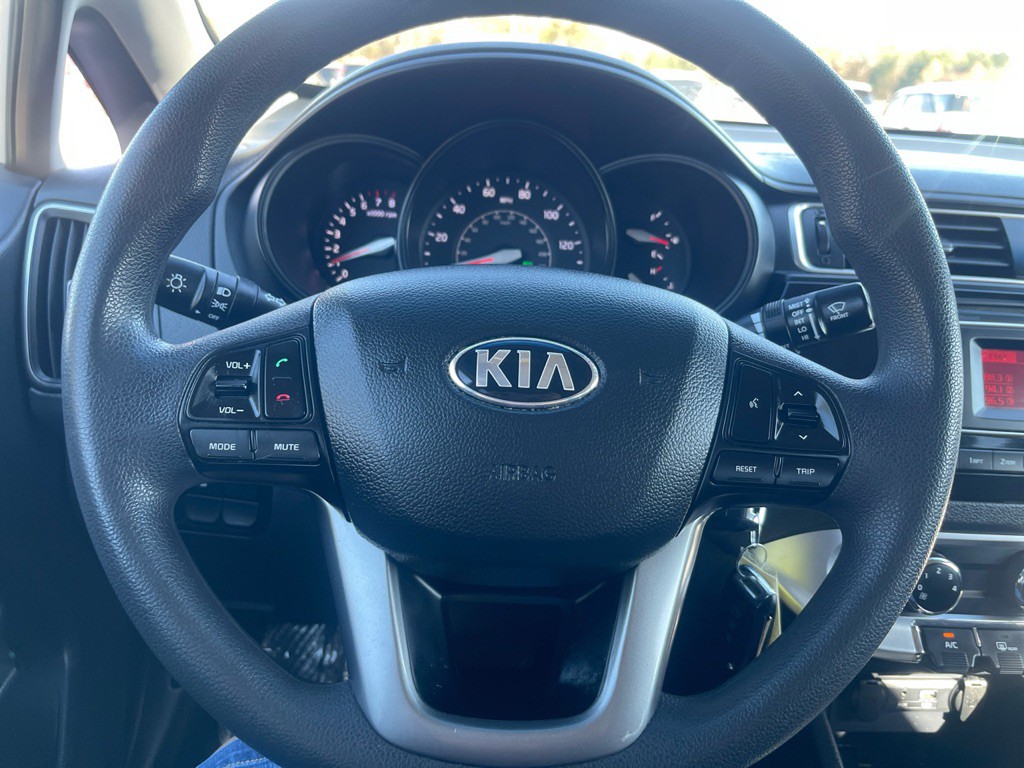 2016 Kia Rio Image 6