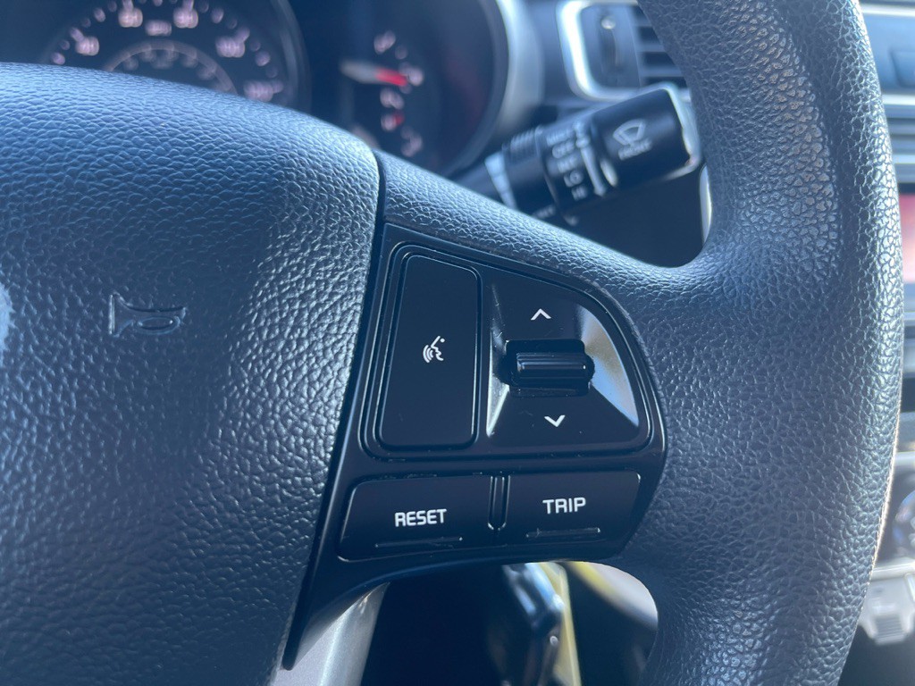 2016 Kia Rio Image 8