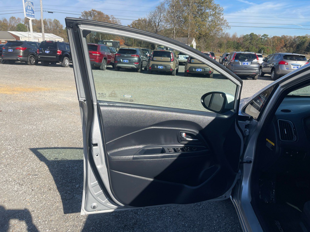 2016 Kia Rio Image 11