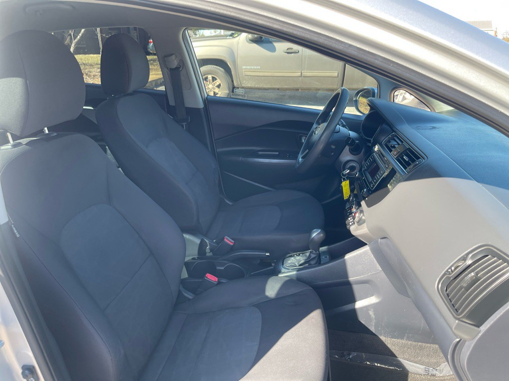 2016 Kia Rio Image 14