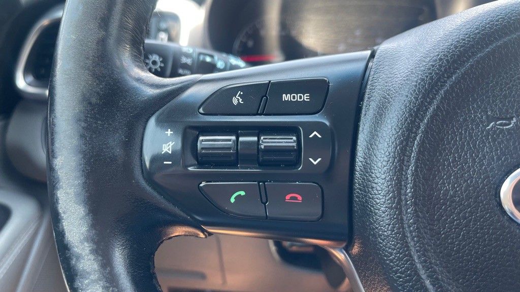 2016 Kia Sorento Image 8