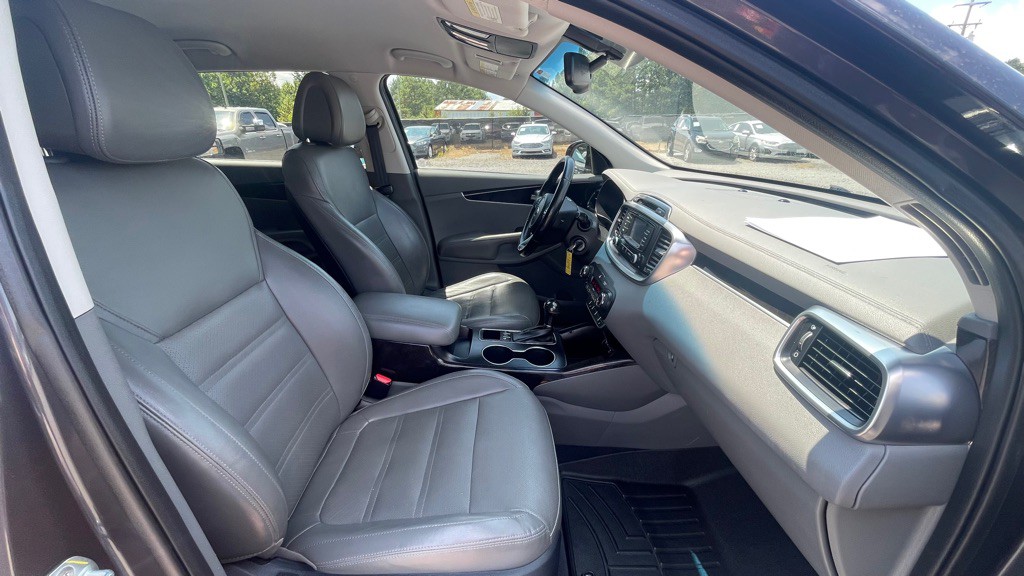 2016 Kia Sorento Image 19