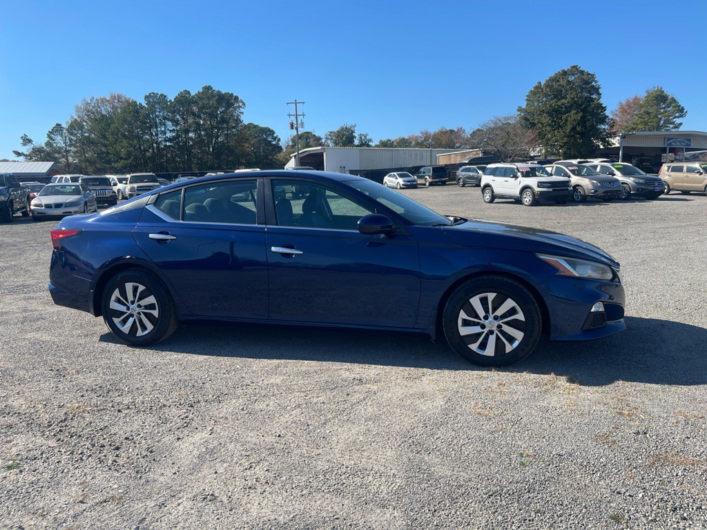 2019 Nissan Altima Image 3