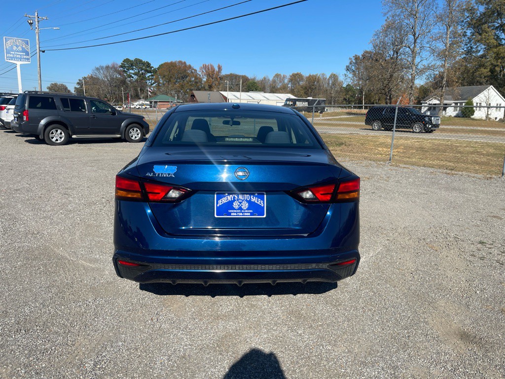 2019 Nissan Altima Image 4