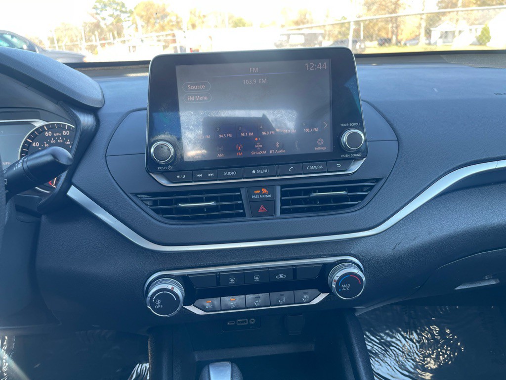 2019 Nissan Altima Image 10