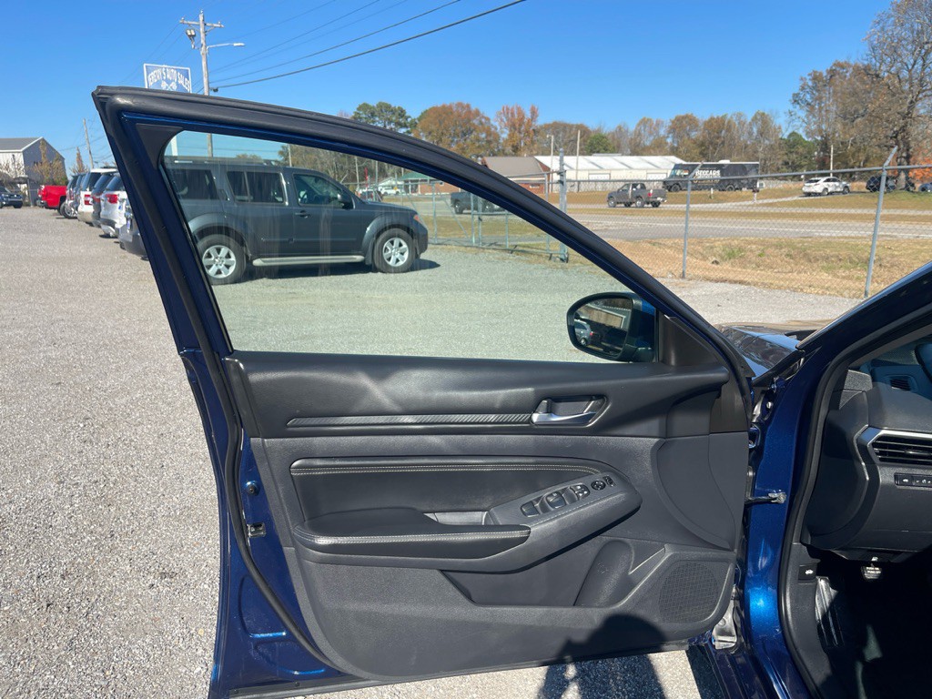 2019 Nissan Altima Image 13