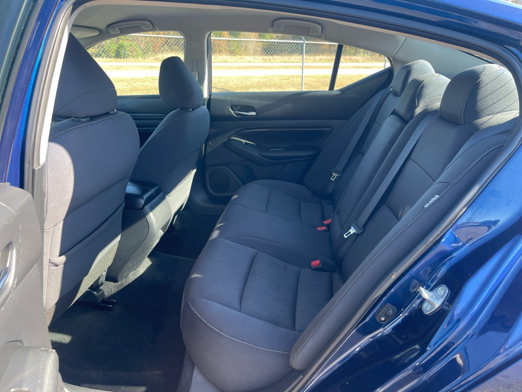 2019 Nissan Altima Image 17