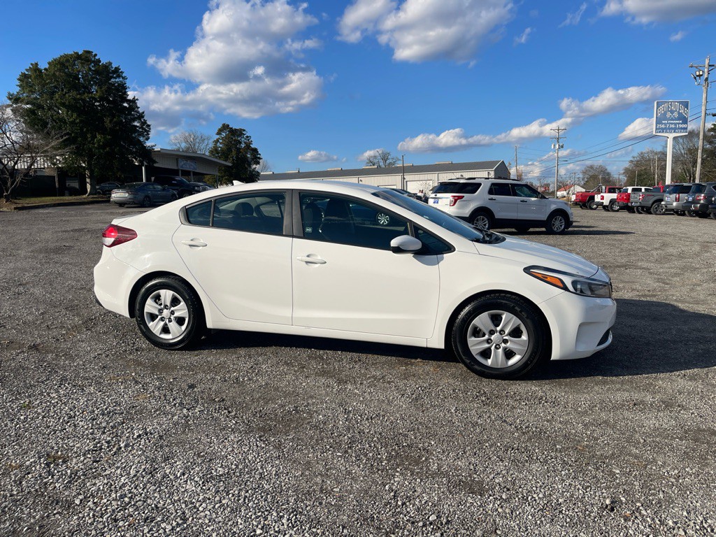 2017 Kia Forte Image 3