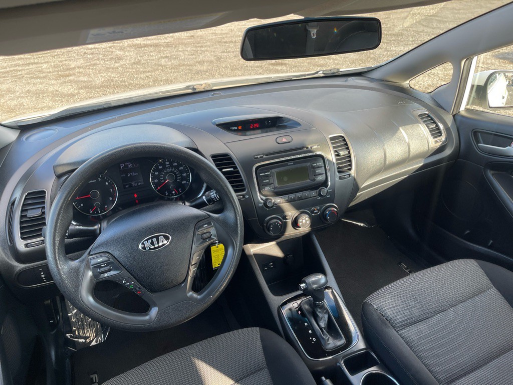 2017 Kia Forte Image 5