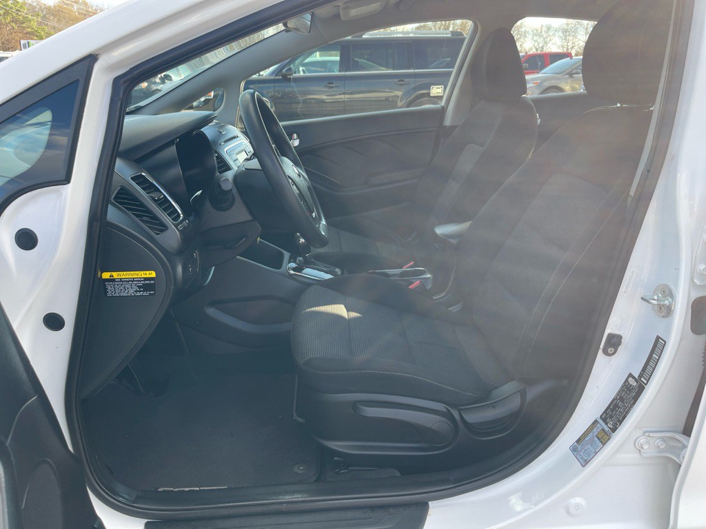 2017 Kia Forte Image 12