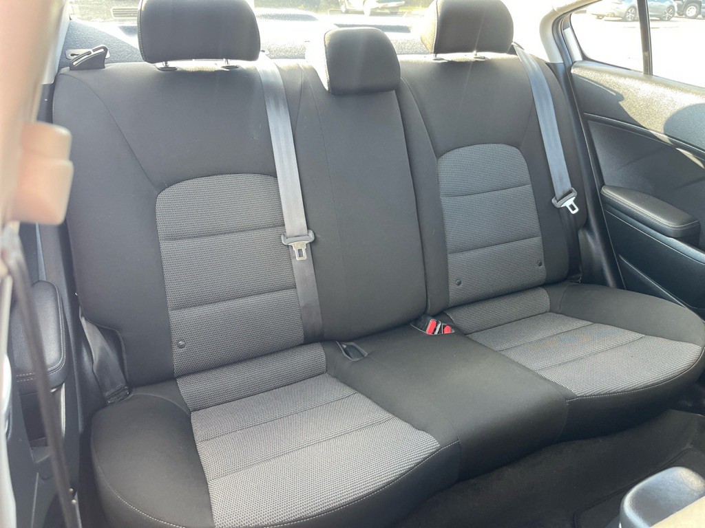 2017 Kia Forte Image 17