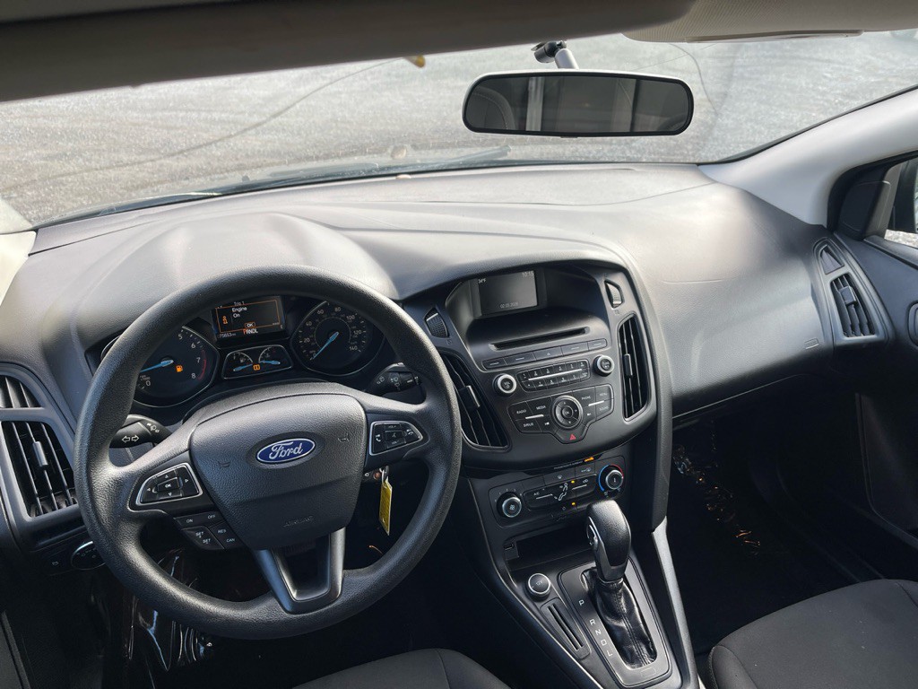 2017 Ford Focus Image 5
