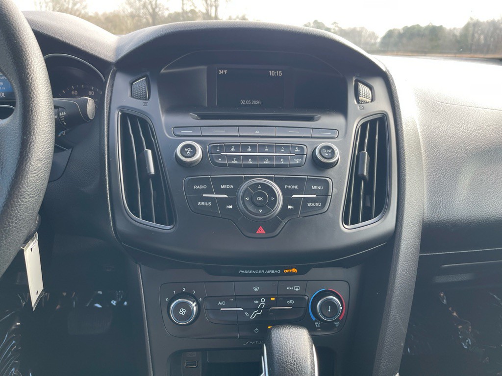 2017 Ford Focus Image 9