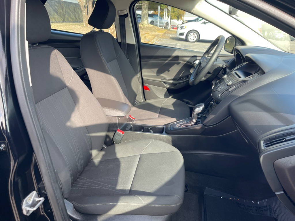 2017 Ford Focus Image 14