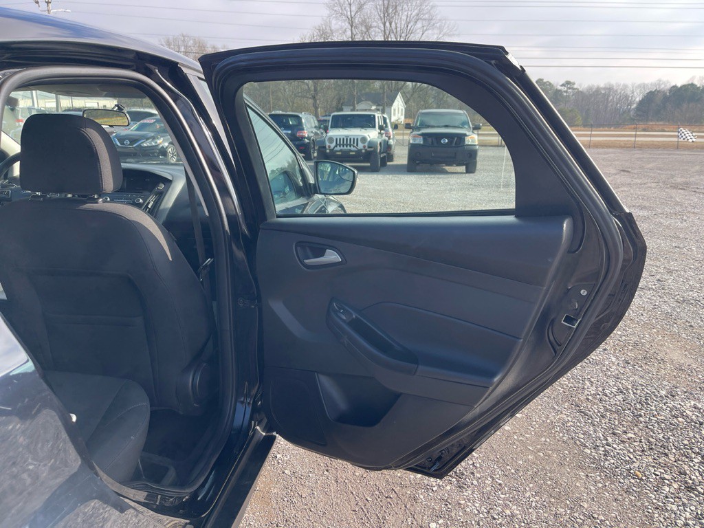 2017 Ford Focus Image 15