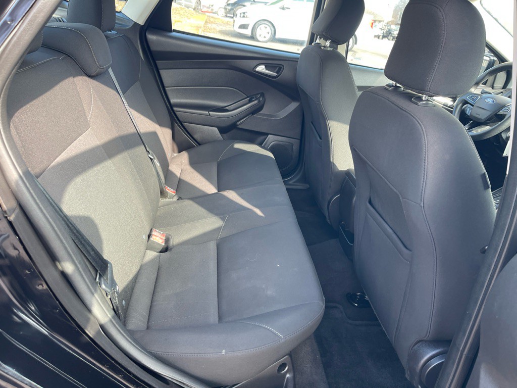 2017 Ford Focus Image 17