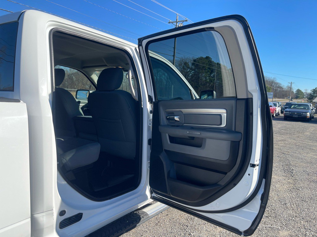 2016 RAM 1500 Image 16