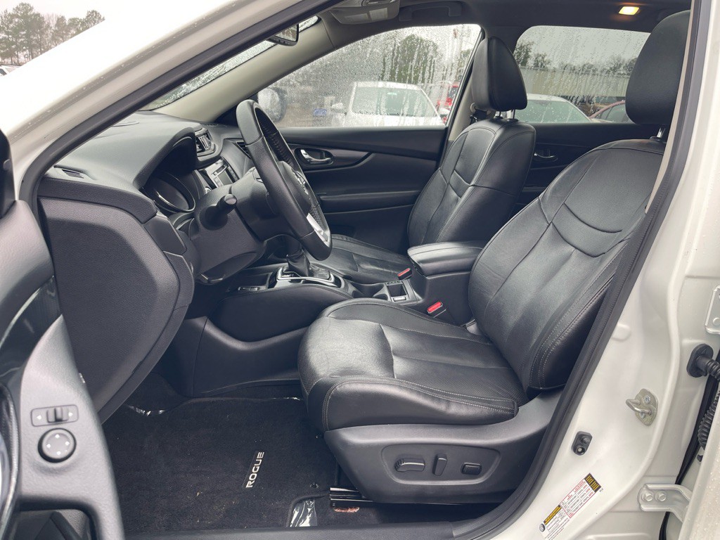 2020 Nissan Rogue Image 8