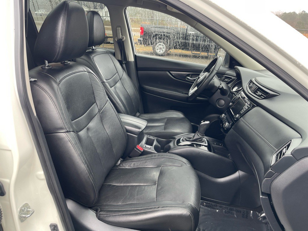 2020 Nissan Rogue Image 17