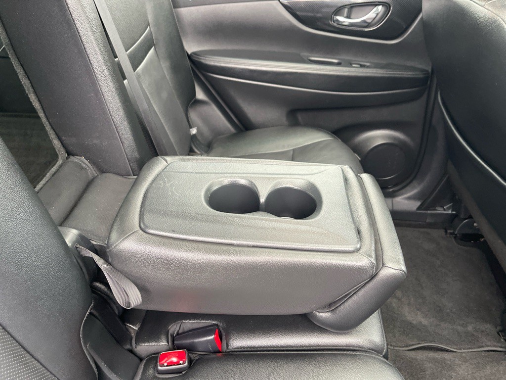 2020 Nissan Rogue Image 21