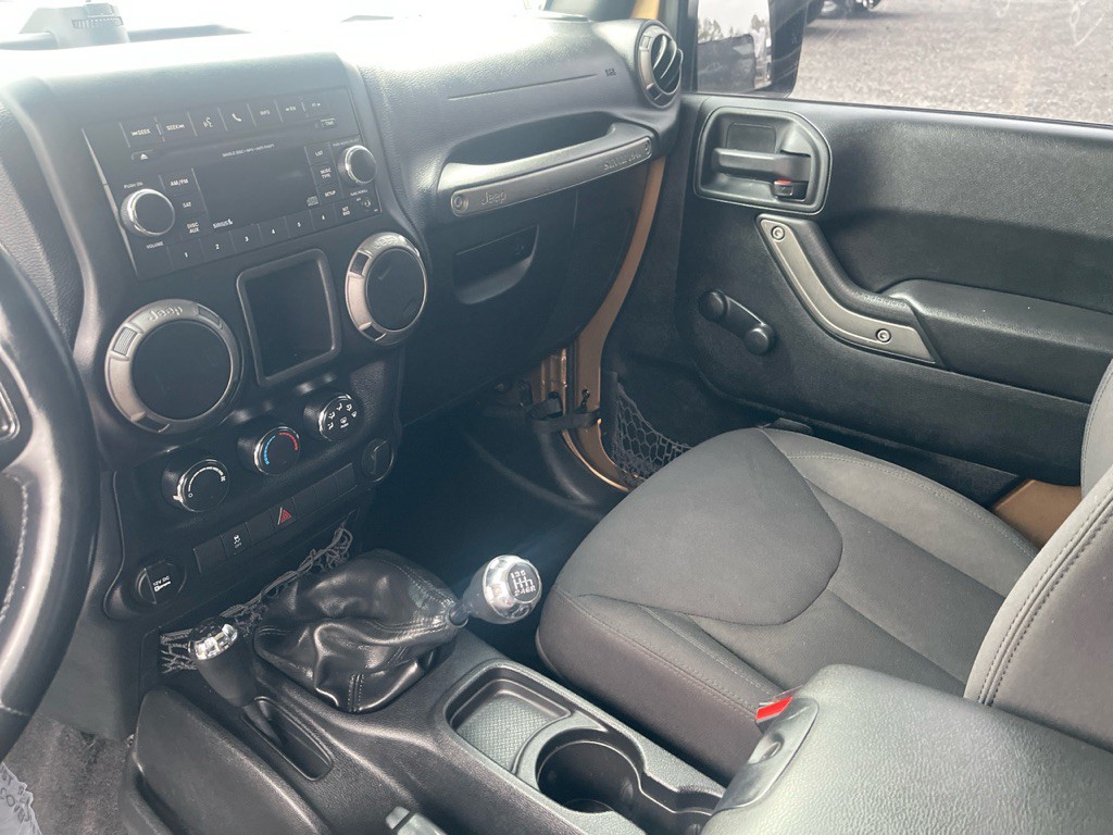 2015 Jeep Wrangler Image 9