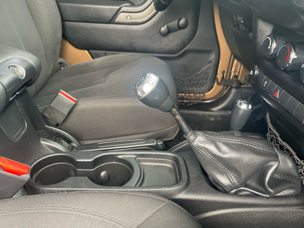 2015 Jeep Wrangler Image 13