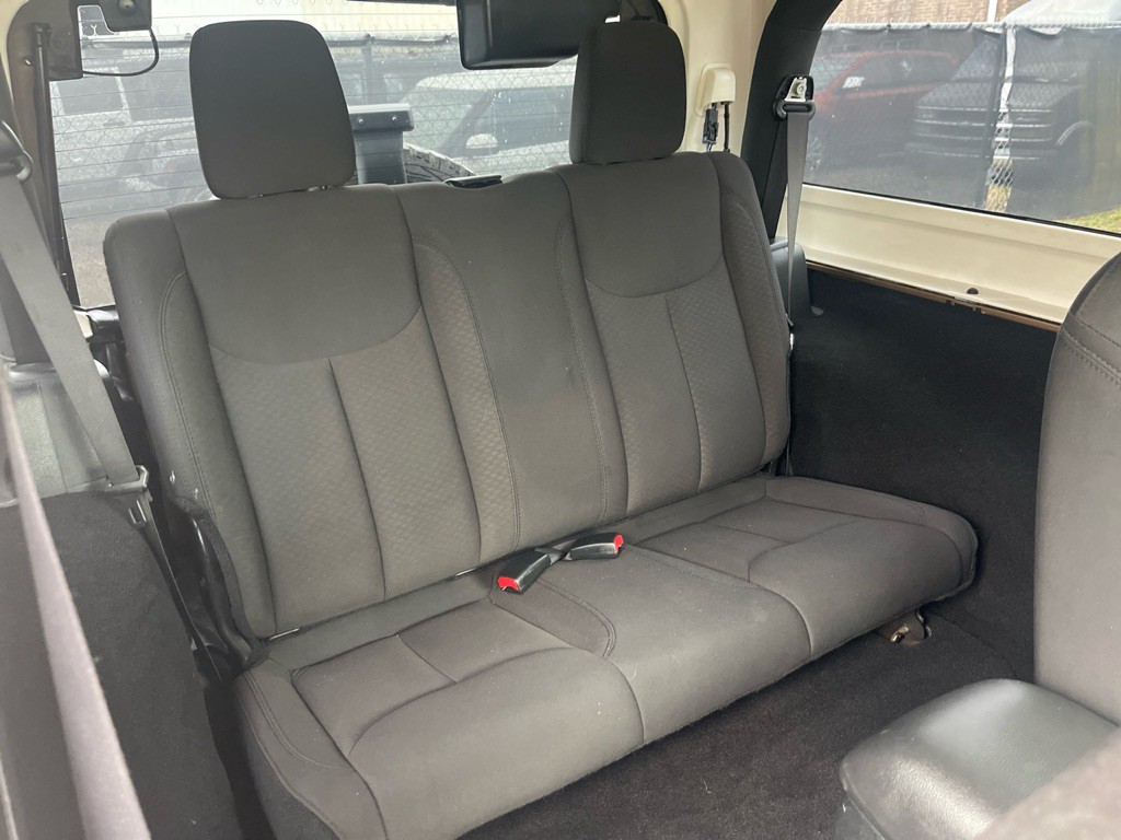 2015 Jeep Wrangler Image 14