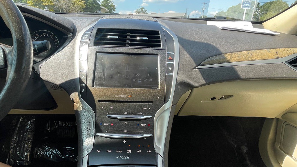 2013 Lincoln MKZ Image 10