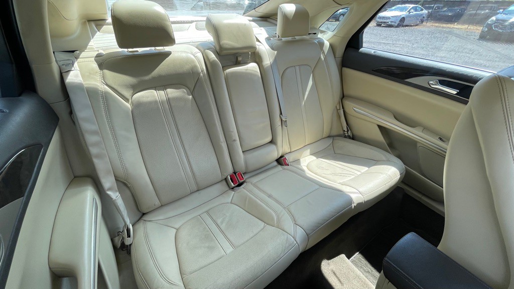 2013 Lincoln MKZ Image 18