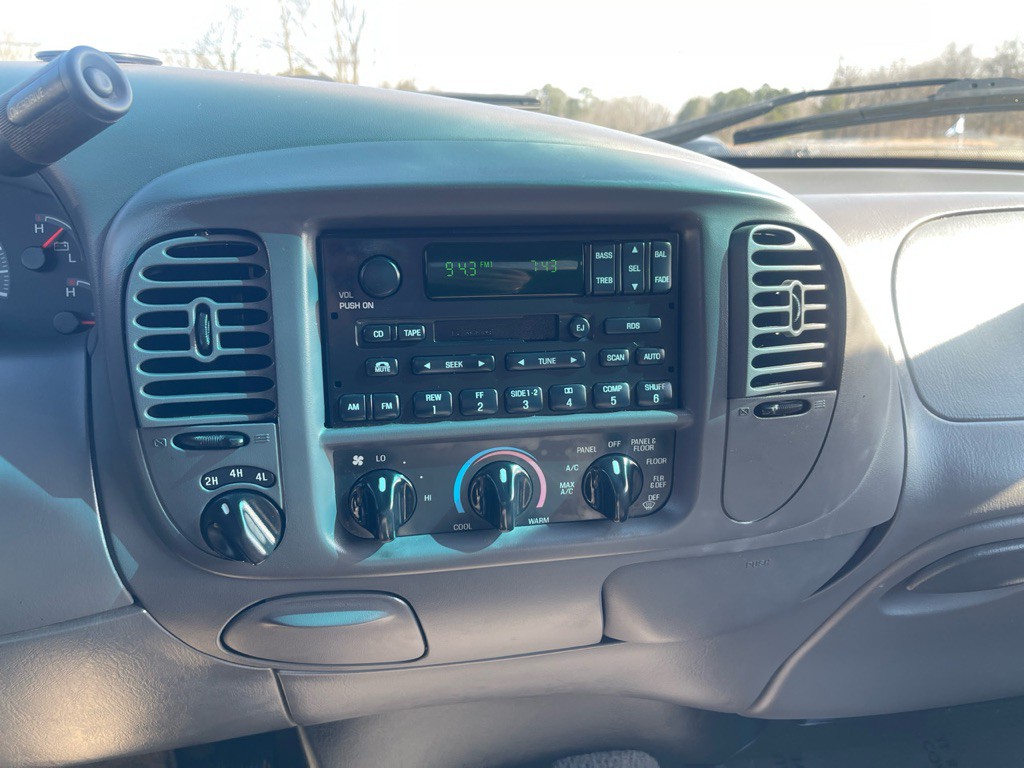 2001 Ford F-150 Image 7