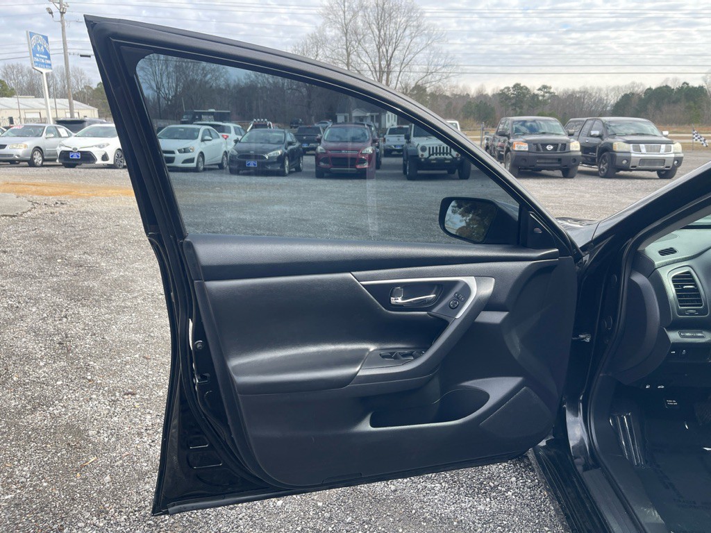 2018 Nissan Altima Image 12