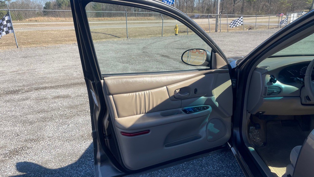 2004 Buick Century Image 6