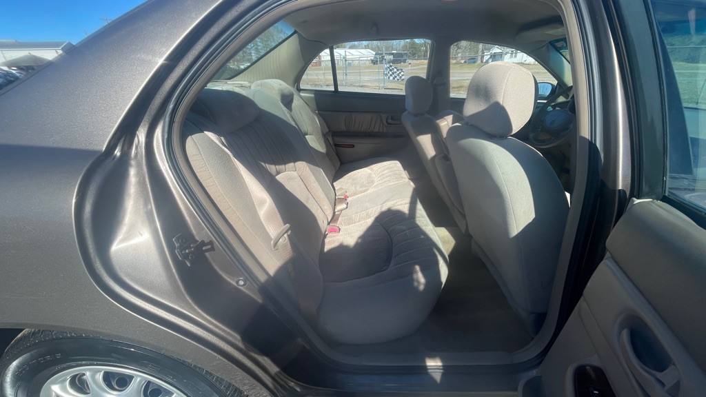 2004 Buick Century Image 13