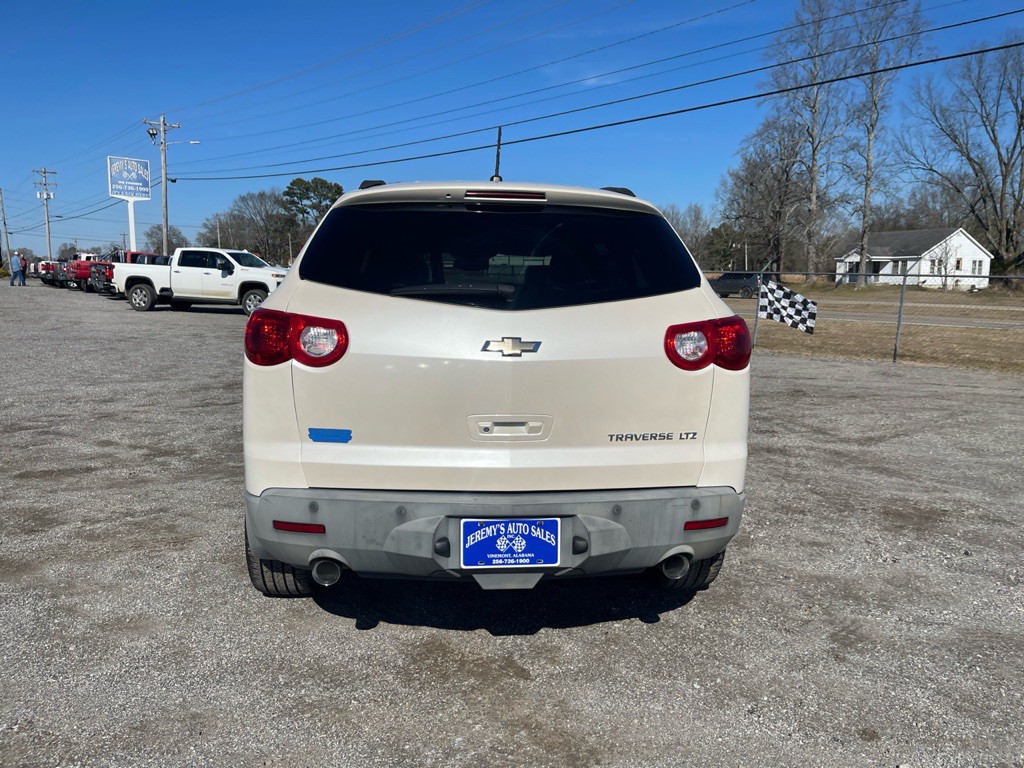 2011 Chevrolet Traverse Image 4