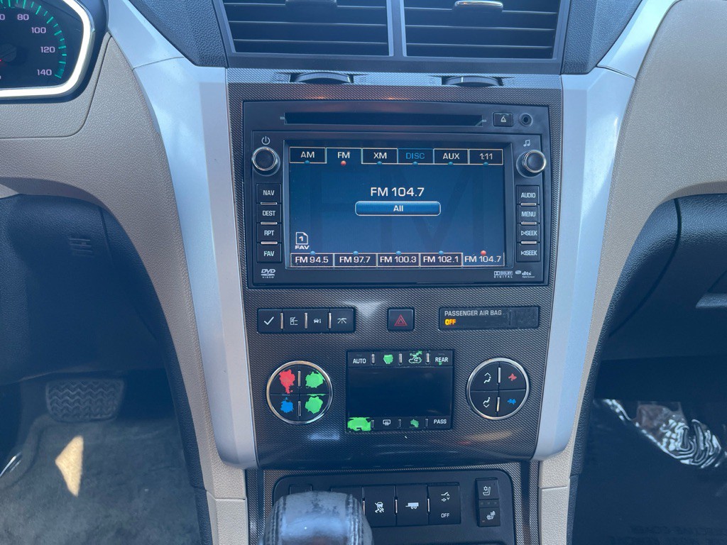 2011 Chevrolet Traverse Image 12