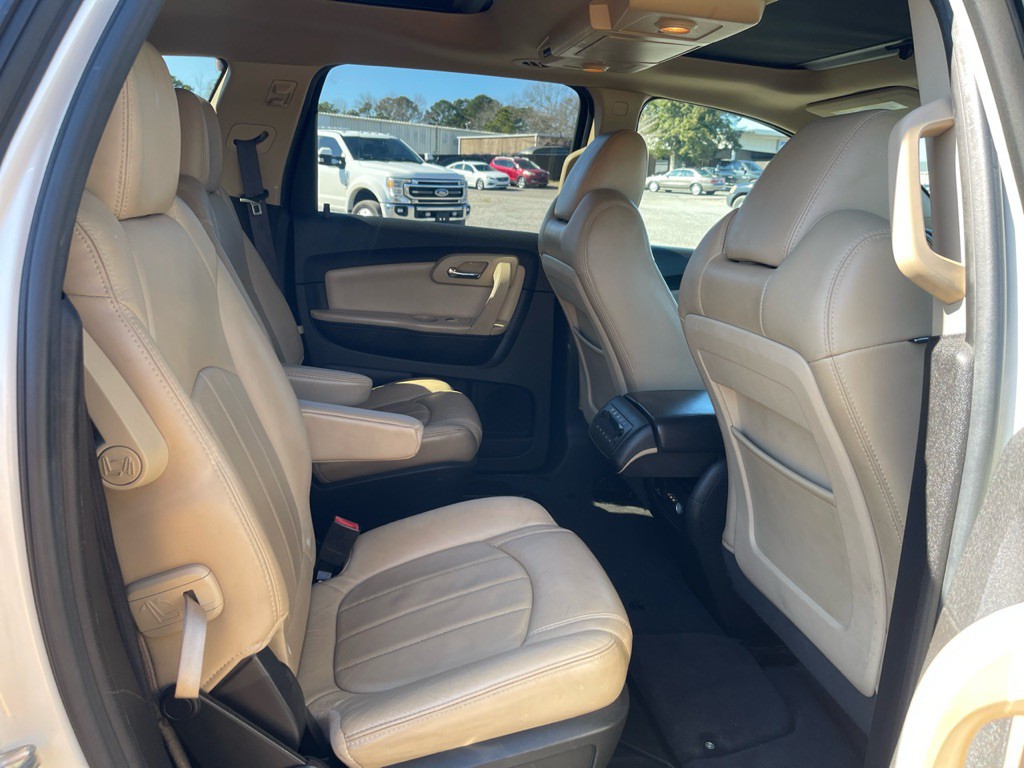2011 Chevrolet Traverse Image 17