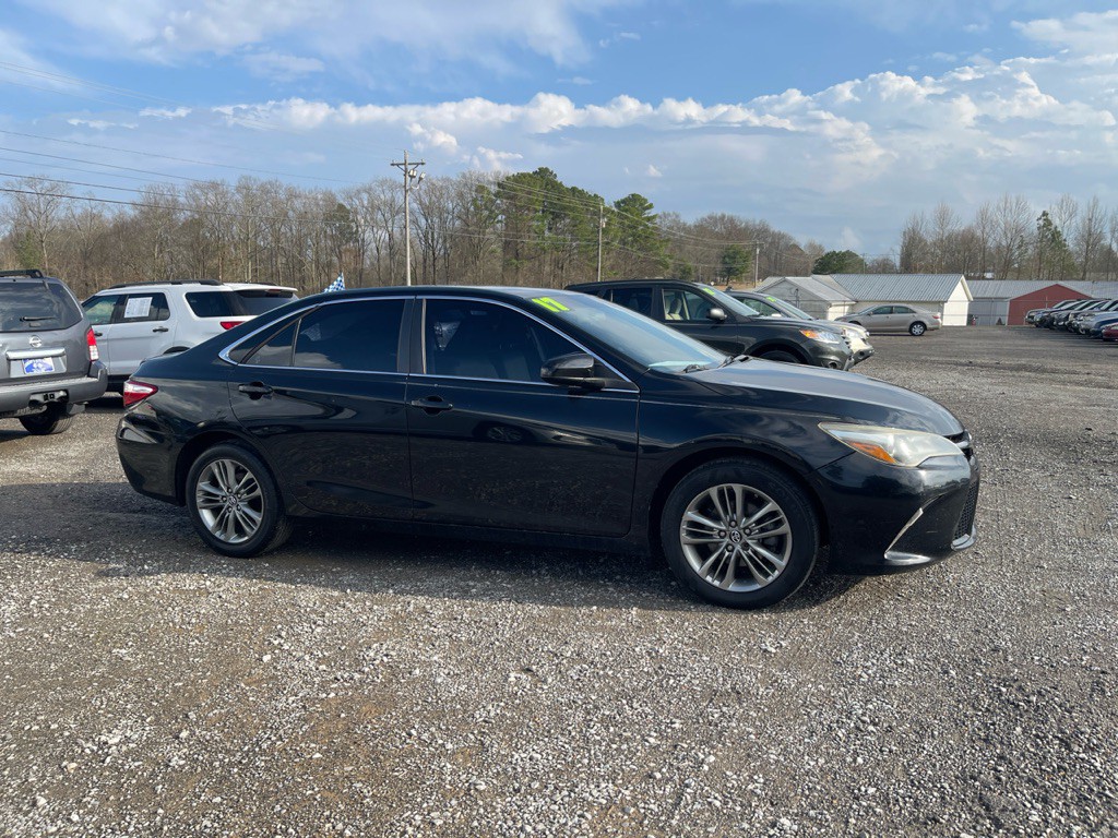 2017 Toyota Camry Image 3