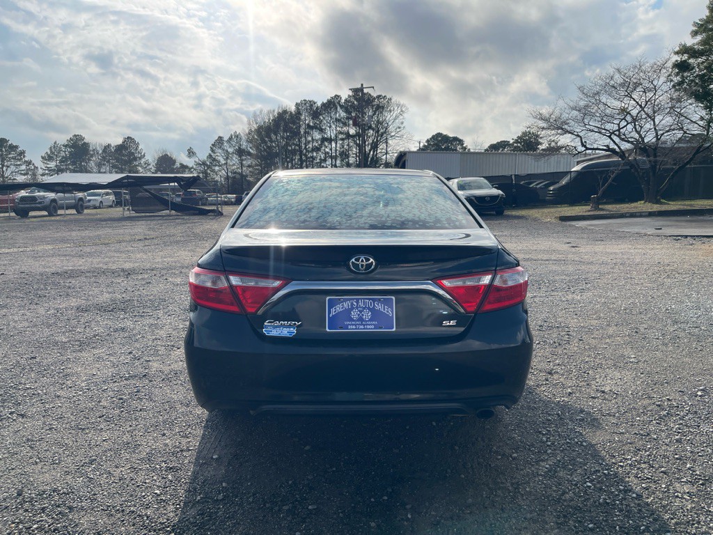 2017 Toyota Camry Image 4