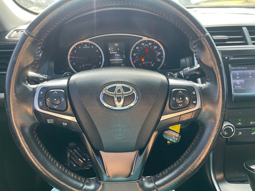 2017 Toyota Camry Image 6