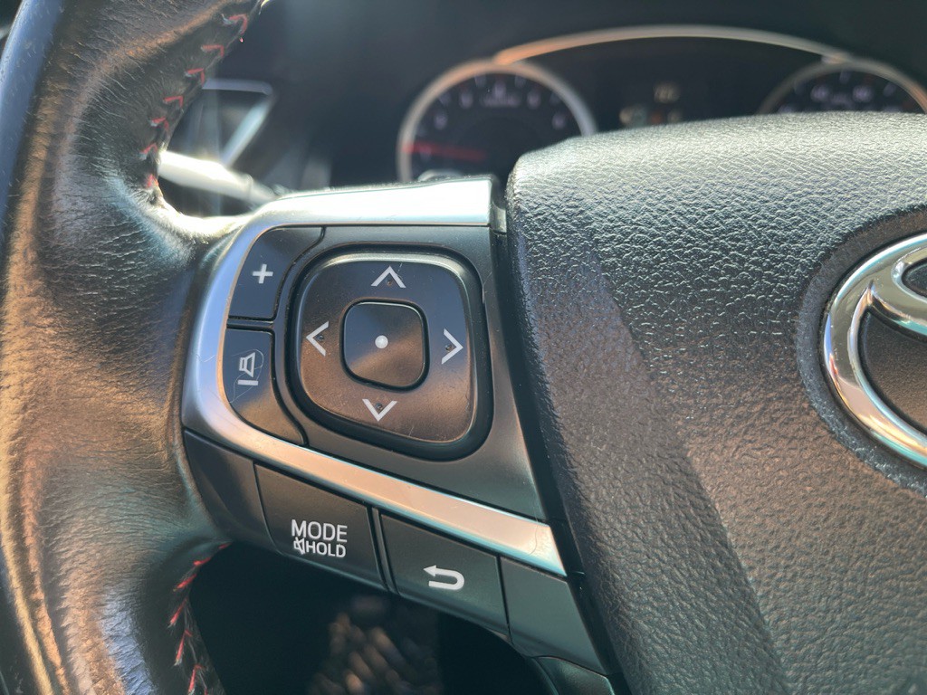 2017 Toyota Camry Image 7