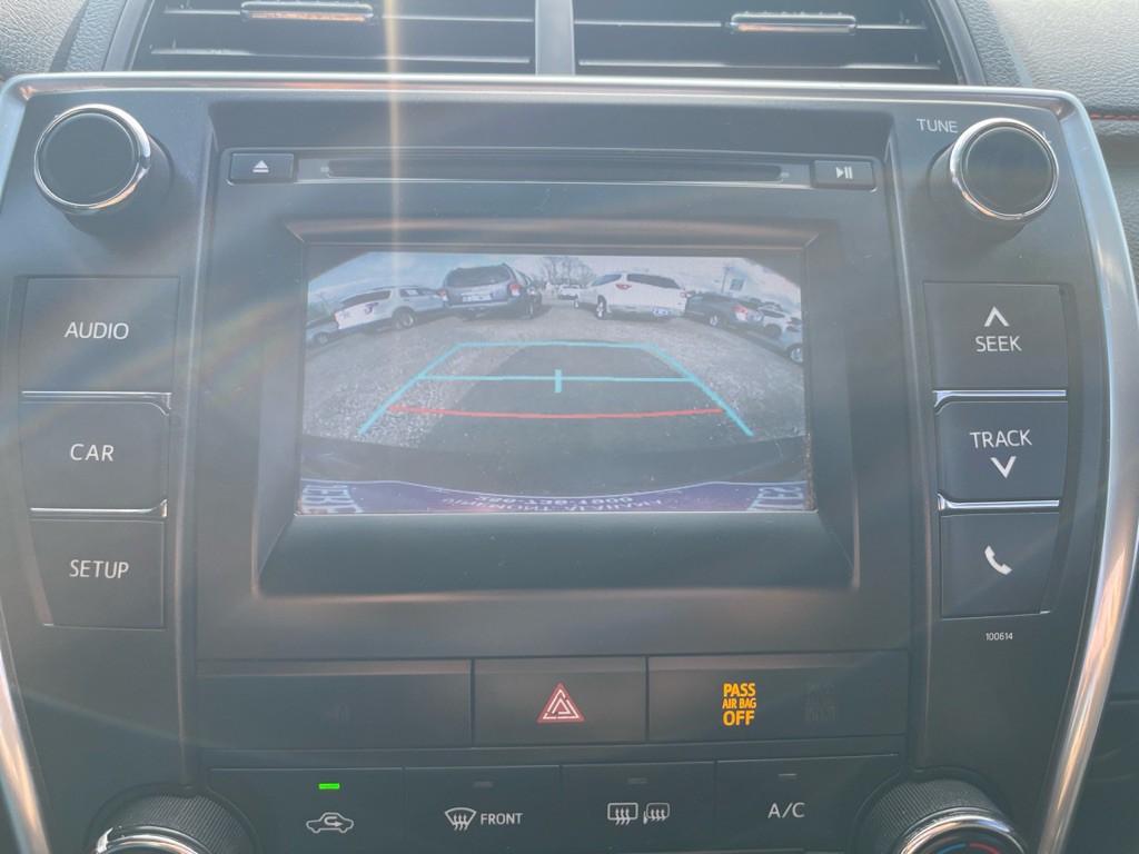 2017 Toyota Camry Image 11