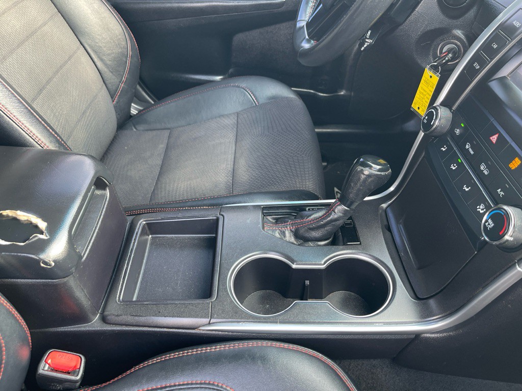 2017 Toyota Camry Image 14