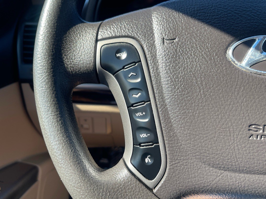 2012 Hyundai Santa Fe Image 8