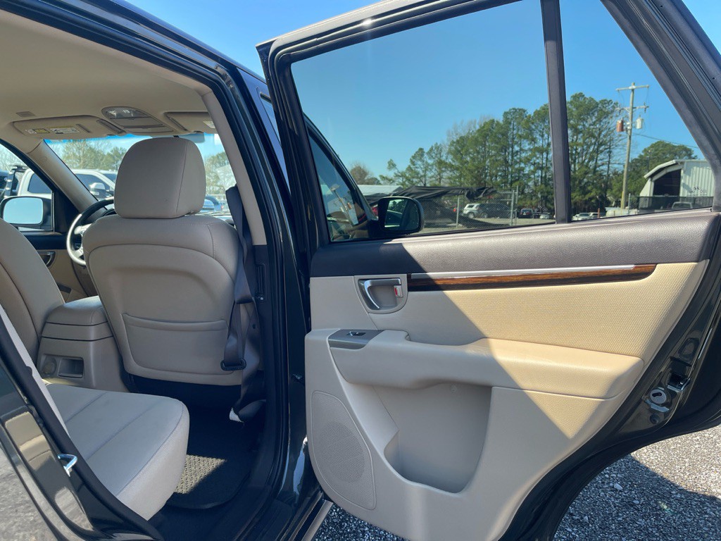 2012 Hyundai Santa Fe Image 16