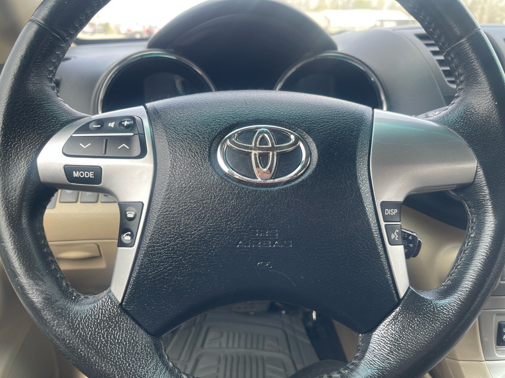 2011 Toyota Highlander Image 6