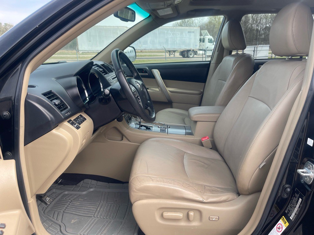 2011 Toyota Highlander Image 10