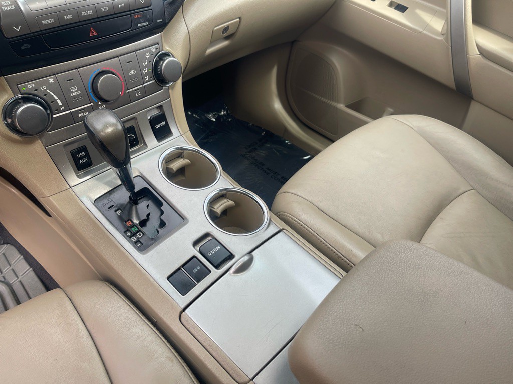 2011 Toyota Highlander Image 12